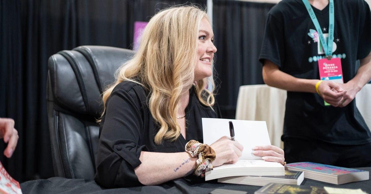 Colleen Hoover Career Journey
